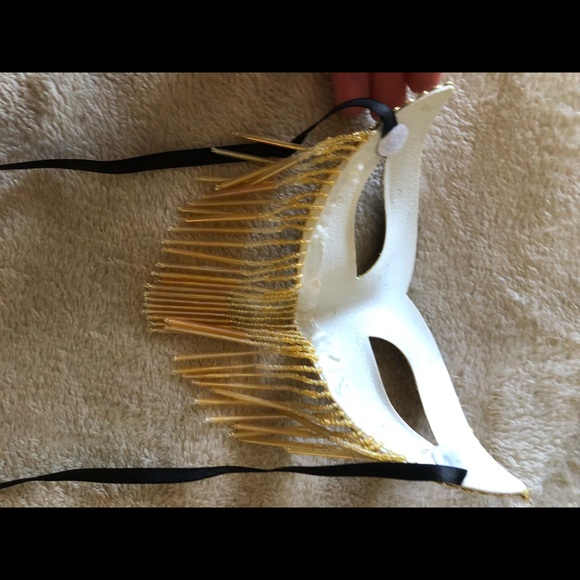 Masks - Picture 3 of 7